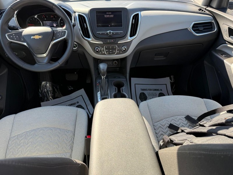 Chevrolet Equinox Vehicle Full-screen Gallery Image 12