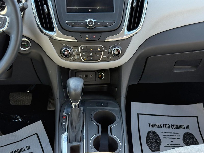 Chevrolet Equinox Vehicle Full-screen Gallery Image 15