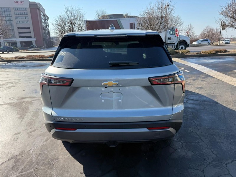 Chevrolet Equinox Vehicle Full-screen Gallery Image 7