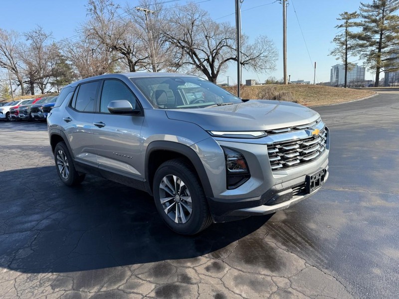 Chevrolet Equinox Vehicle Full-screen Gallery Image 9
