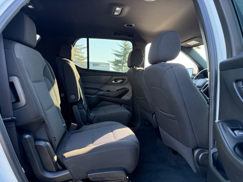 Chevrolet Traverse Vehicle Full-screen Gallery Image 11