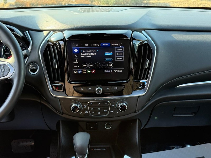 Chevrolet Traverse Vehicle Full-screen Gallery Image 15