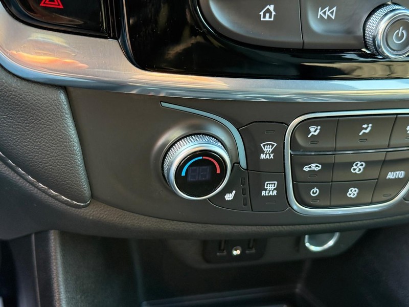 Chevrolet Traverse Vehicle Full-screen Gallery Image 25