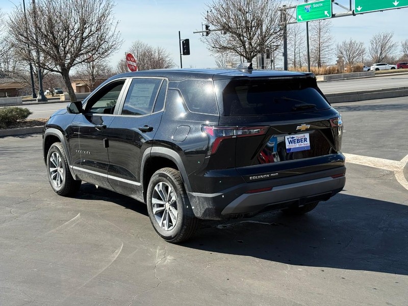 Chevrolet Equinox Vehicle Full-screen Gallery Image 3