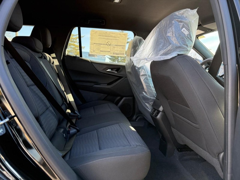 Chevrolet Equinox Vehicle Full-screen Gallery Image 11