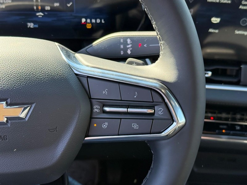 Chevrolet Equinox Vehicle Full-screen Gallery Image 18