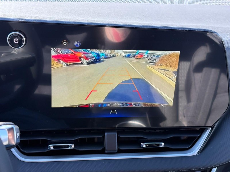 Chevrolet Equinox Vehicle Full-screen Gallery Image 21