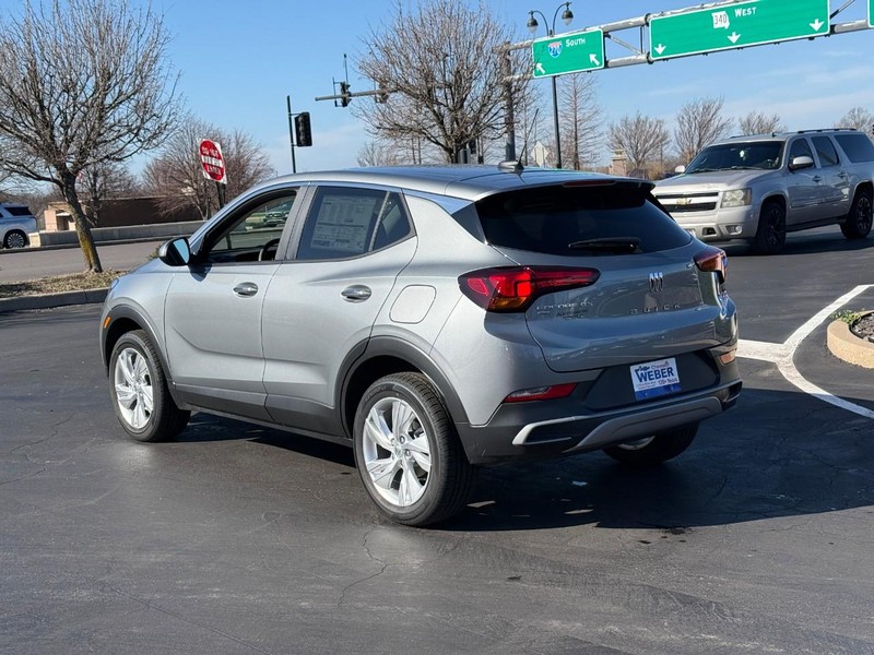 Buick Encore GX Vehicle Full-screen Gallery Image 03