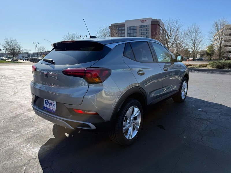 Buick Encore GX Vehicle Full-screen Gallery Image 07