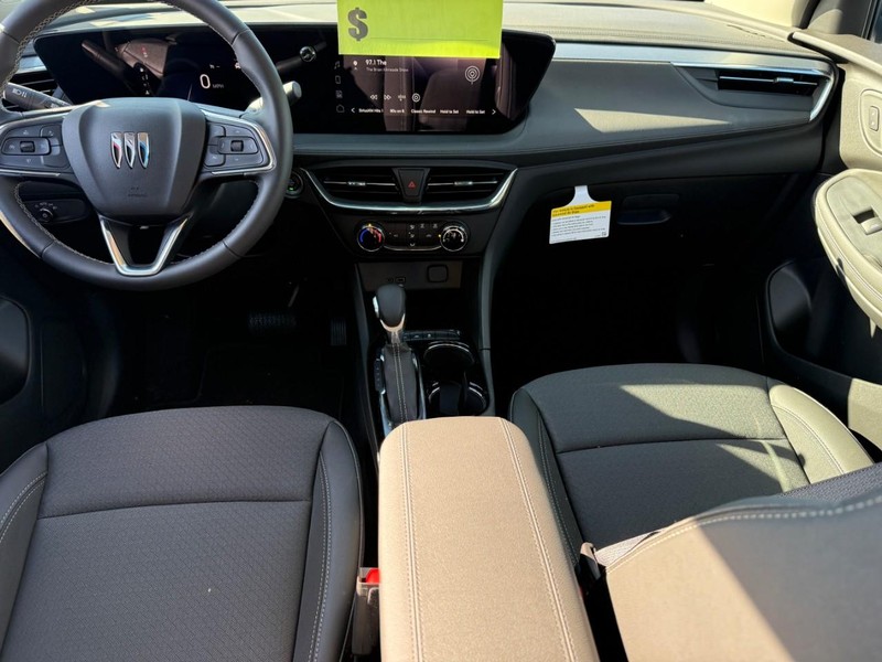 Buick Encore GX Vehicle Full-screen Gallery Image 11