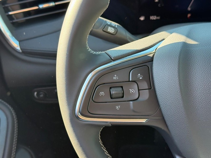 Buick Encore GX Vehicle Full-screen Gallery Image 17