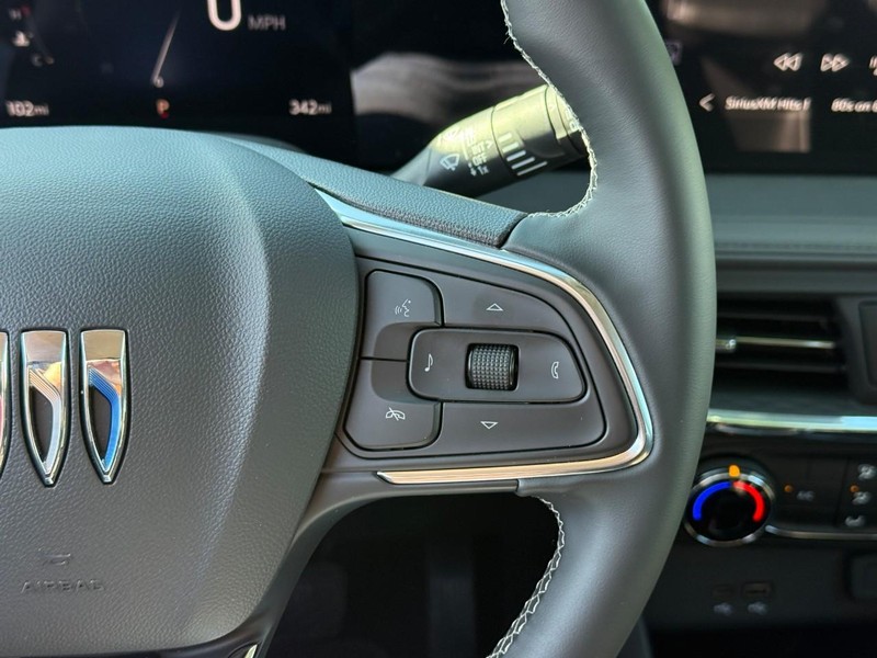 Buick Encore GX Vehicle Full-screen Gallery Image 18