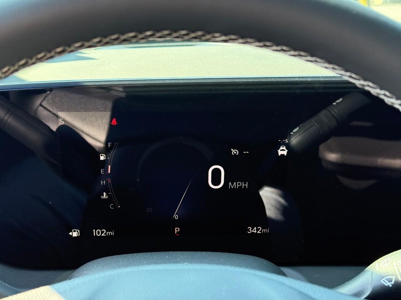 Buick Encore GX Vehicle Full-screen Gallery Image 19