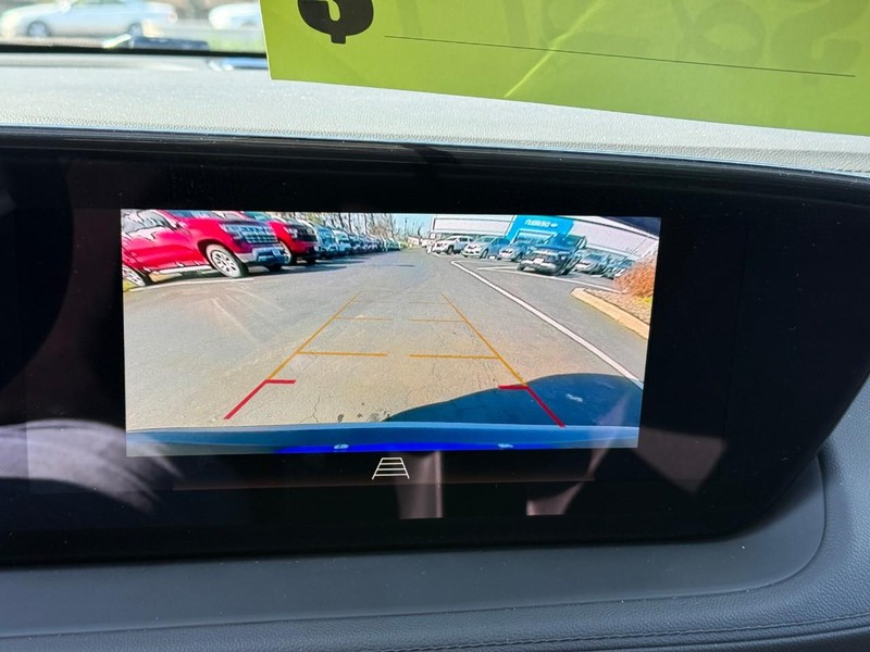 Buick Encore GX Vehicle Full-screen Gallery Image 21