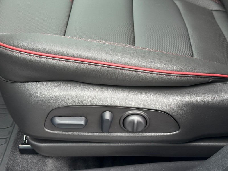 Chevrolet TrailBlazer Vehicle Full-screen Gallery Image 13