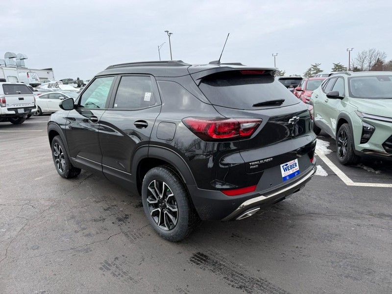 Chevrolet TrailBlazer Vehicle Full-screen Gallery Image 3