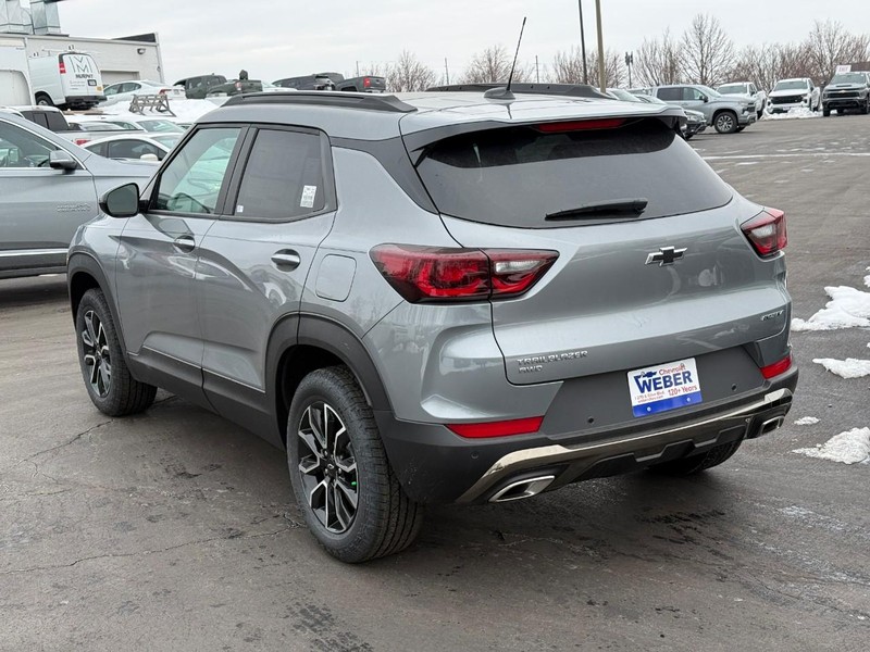 Chevrolet TrailBlazer Vehicle Full-screen Gallery Image 3