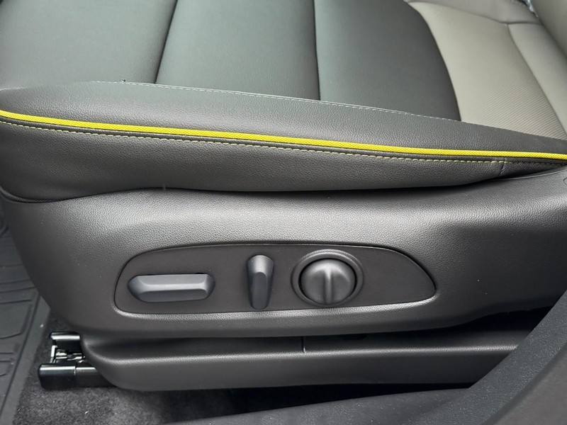 Chevrolet TrailBlazer Vehicle Full-screen Gallery Image 13