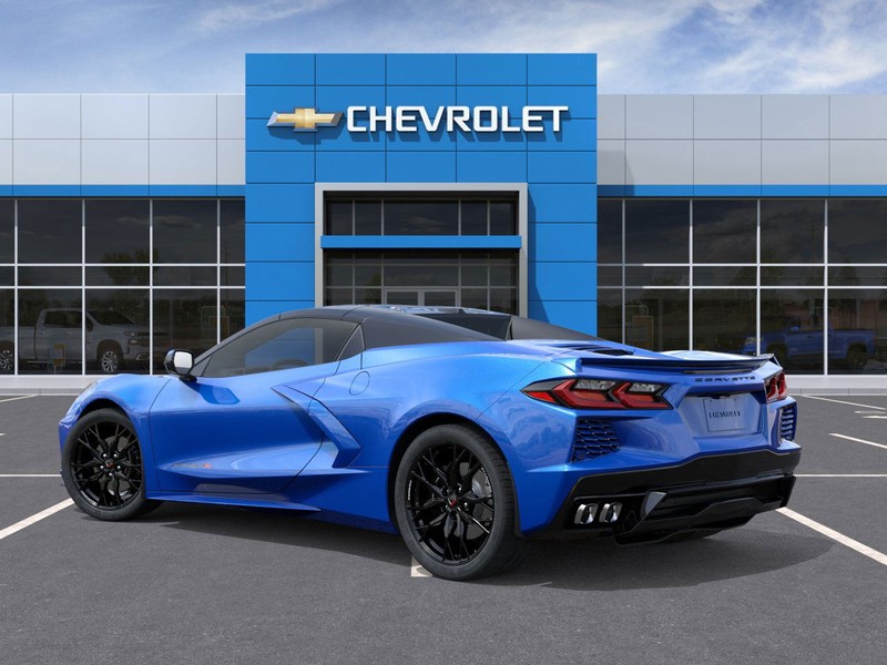 Chevrolet Corvette Vehicle Full-screen Gallery Image 3