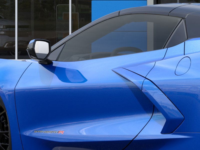 Chevrolet Corvette Vehicle Full-screen Gallery Image 12