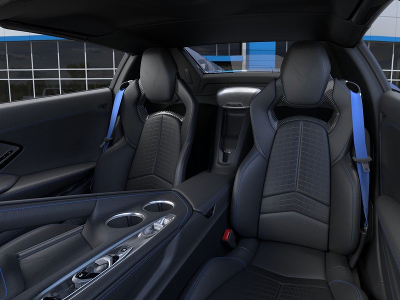 Chevrolet Corvette Vehicle Full-screen Gallery Image 16