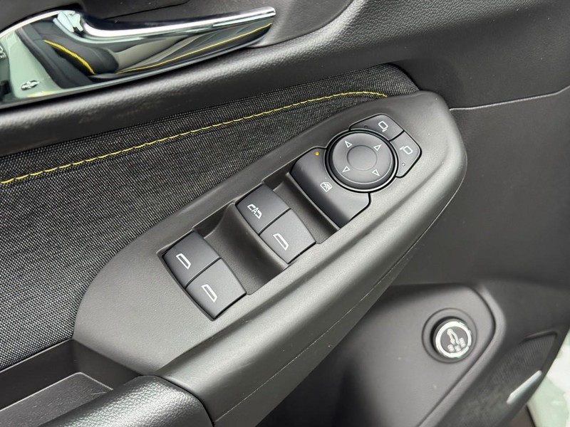 Chevrolet TrailBlazer Vehicle Full-screen Gallery Image 11