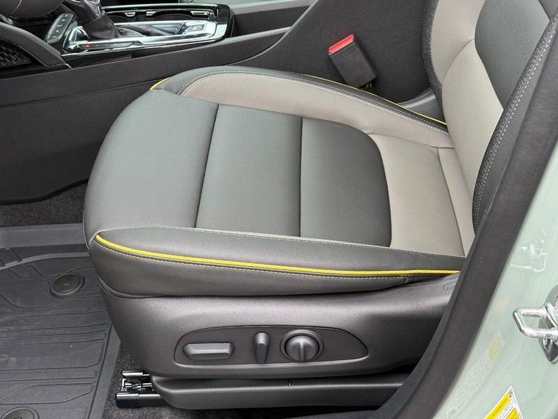 Chevrolet TrailBlazer Vehicle Full-screen Gallery Image 12