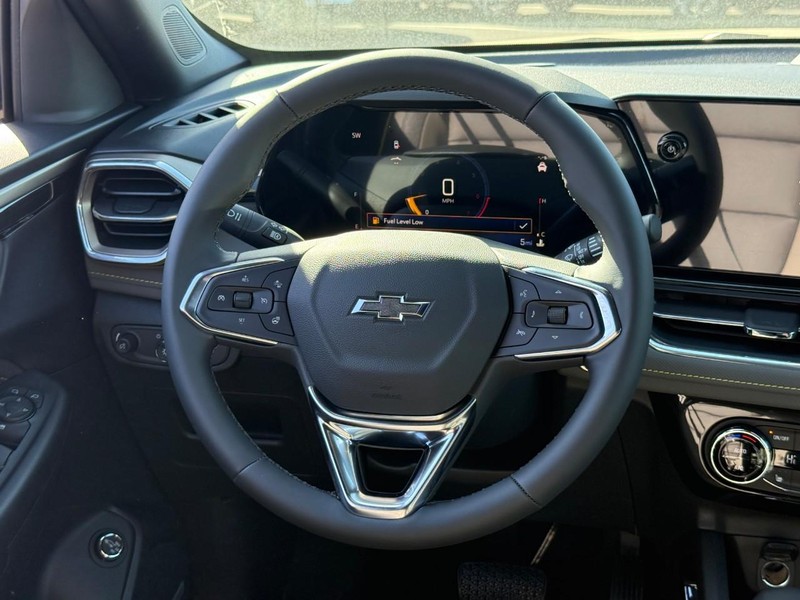 Chevrolet TrailBlazer Vehicle Full-screen Gallery Image 8