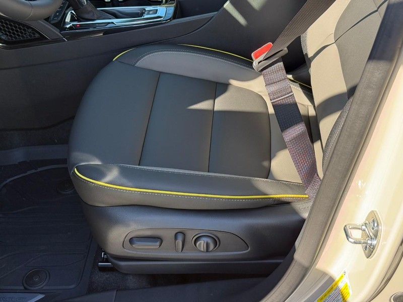 Chevrolet TrailBlazer Vehicle Full-screen Gallery Image 12