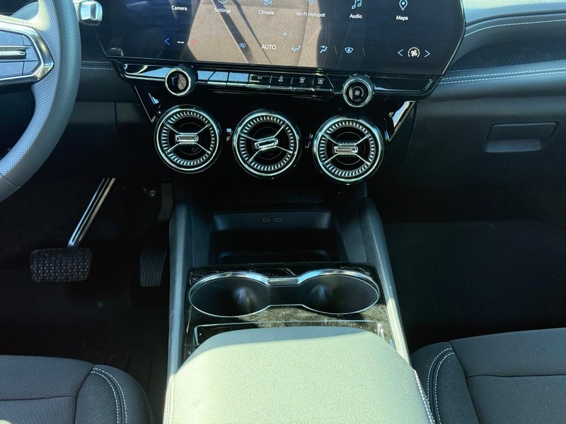 Chevrolet Blazer EV Vehicle Full-screen Gallery Image 9