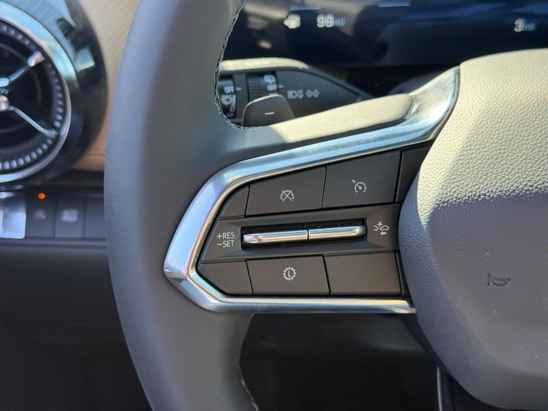 Chevrolet Equinox Vehicle Full-screen Gallery Image 15