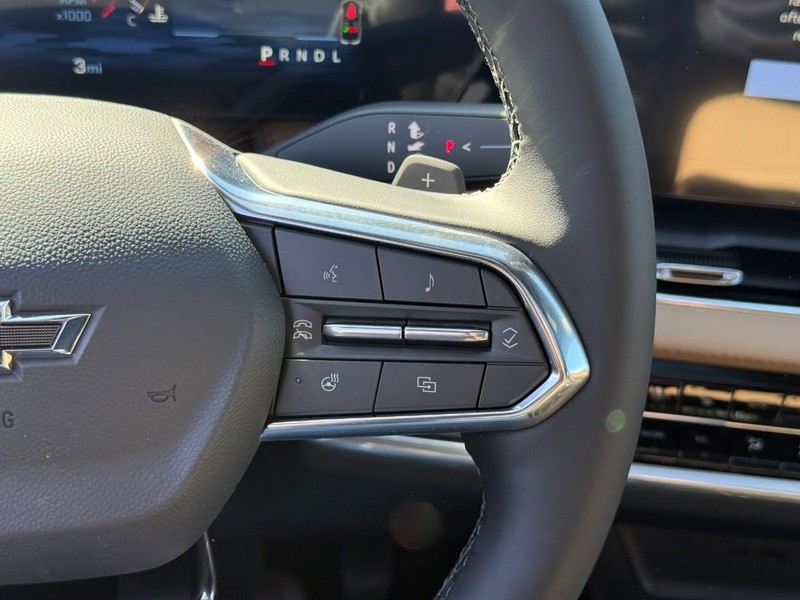 Chevrolet Equinox Vehicle Full-screen Gallery Image 16