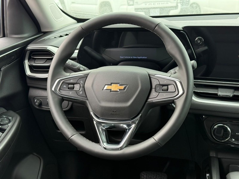Chevrolet TrailBlazer Vehicle Full-screen Gallery Image 8