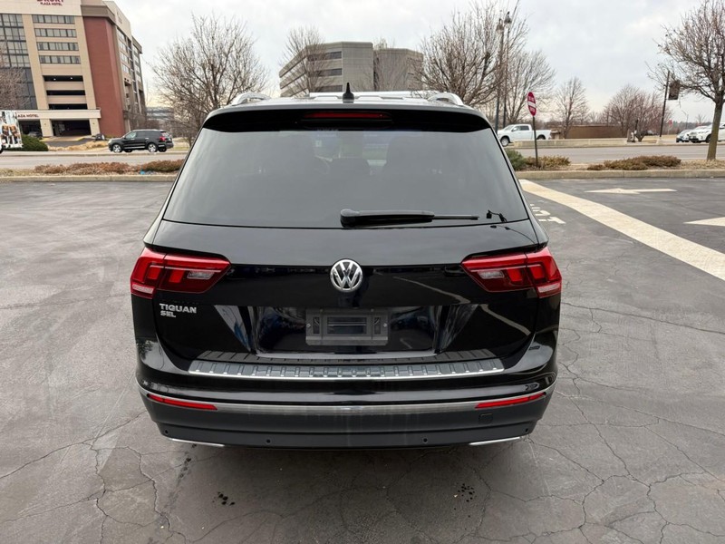 Volkswagen Tiguan Vehicle Full-screen Gallery Image 7