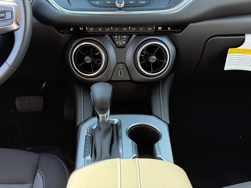 Chevrolet Blazer Vehicle Full-screen Gallery Image 17