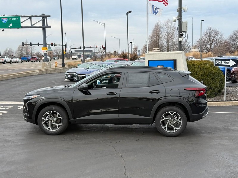 Chevrolet Trax Vehicle Full-screen Gallery Image 2