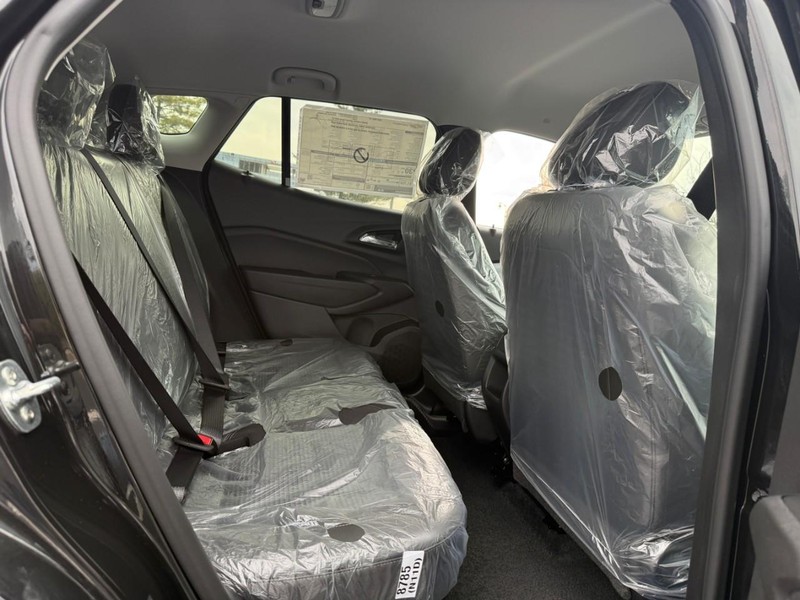 Chevrolet Trax Vehicle Full-screen Gallery Image 11