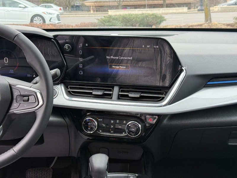 Chevrolet Trax Vehicle Full-screen Gallery Image 14