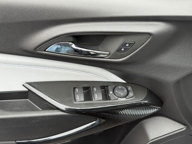 Chevrolet Trax Vehicle Full-screen Gallery Image 16