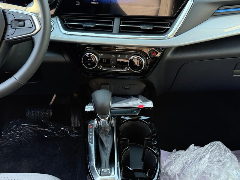 Chevrolet Trax Vehicle Full-screen Gallery Image 13