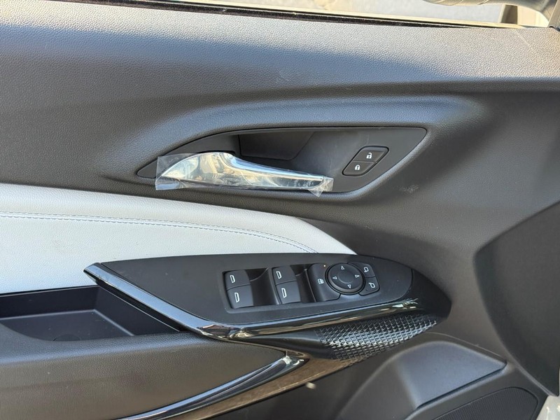 Chevrolet Trax Vehicle Full-screen Gallery Image 14