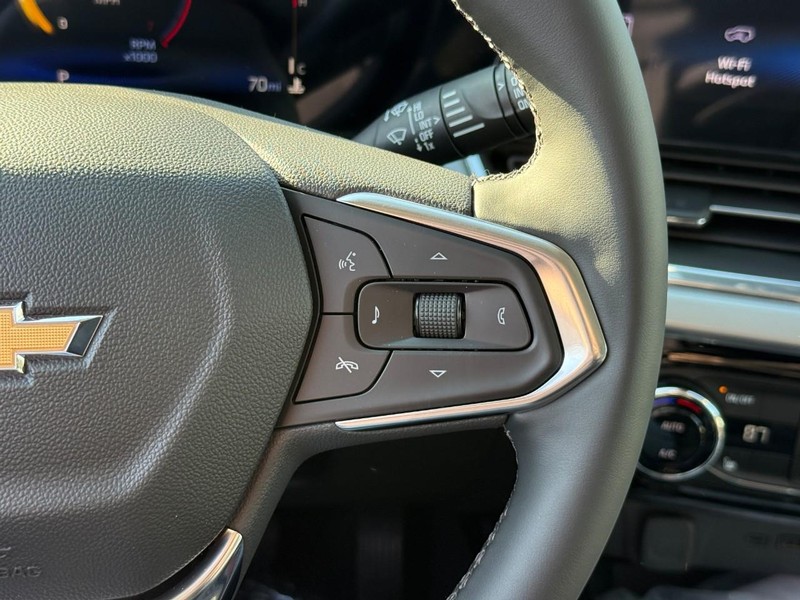 Chevrolet Trax Vehicle Full-screen Gallery Image 19