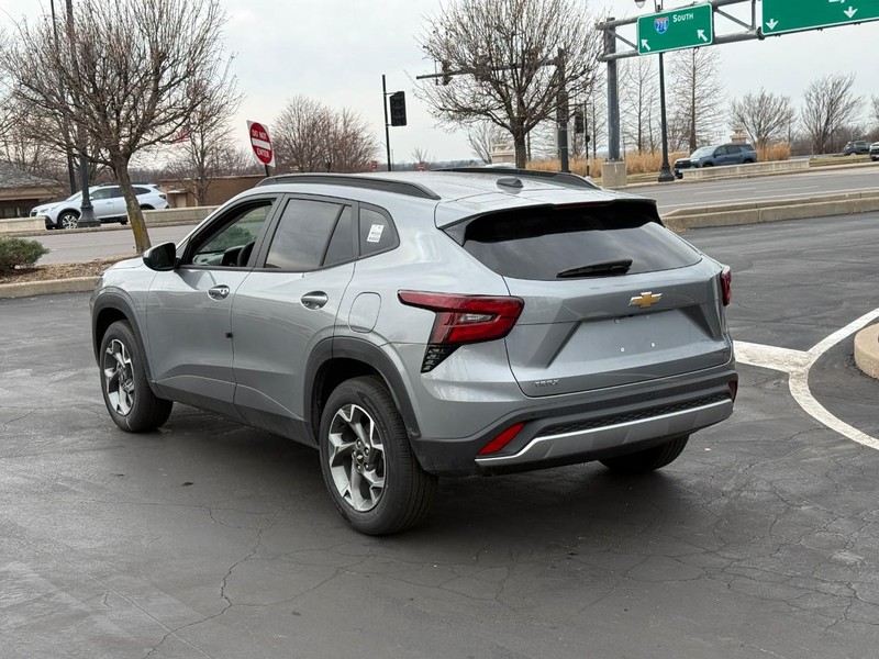 Chevrolet Trax Vehicle Full-screen Gallery Image 3