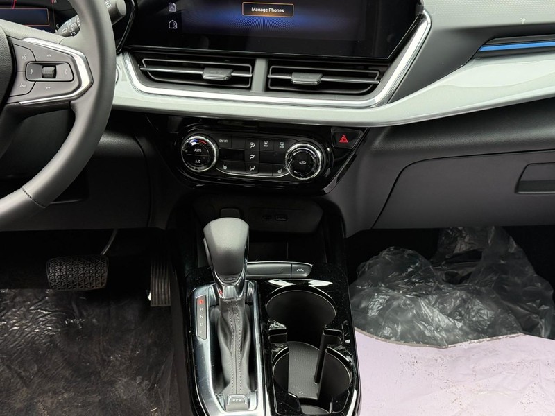 Chevrolet Trax Vehicle Full-screen Gallery Image 14