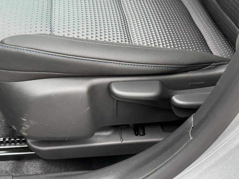 Chevrolet Trax Vehicle Full-screen Gallery Image 17