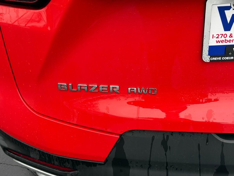 Chevrolet Blazer Vehicle Full-screen Gallery Image 05