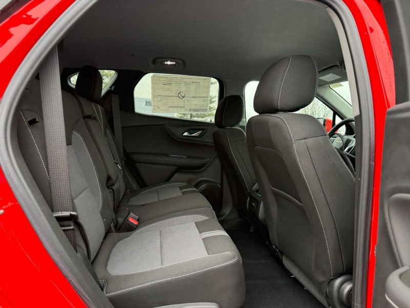 Chevrolet Blazer Vehicle Full-screen Gallery Image 11