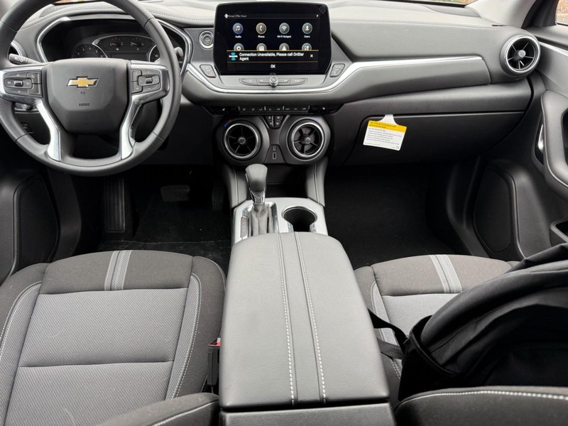 Chevrolet Blazer Vehicle Full-screen Gallery Image 12