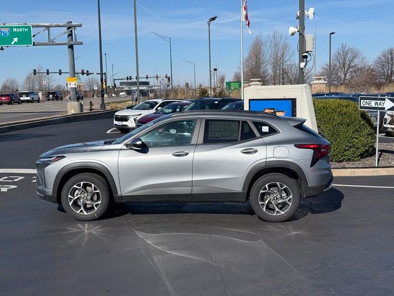 Chevrolet Trax Vehicle Full-screen Gallery Image 2