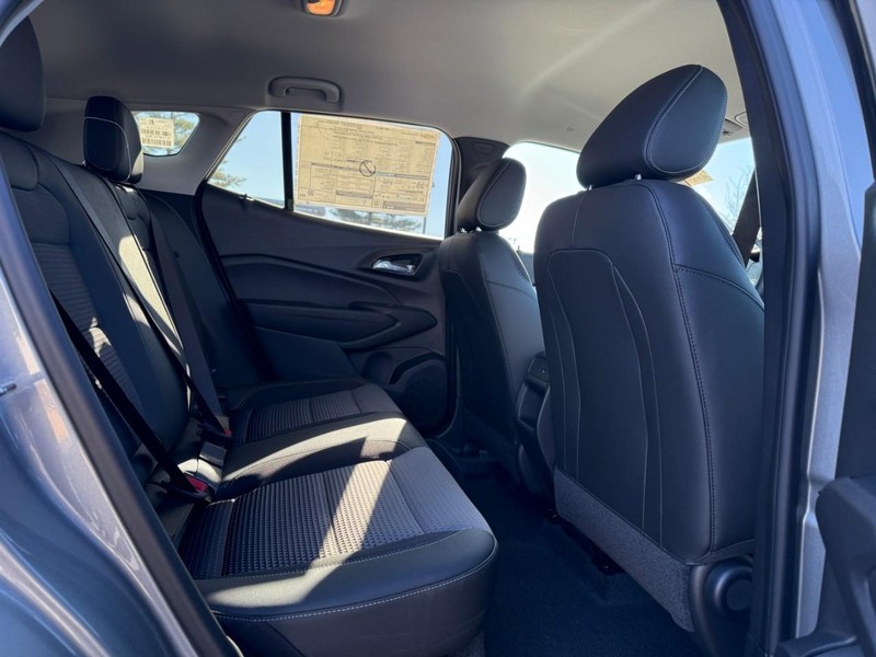 Chevrolet Trax Vehicle Full-screen Gallery Image 9